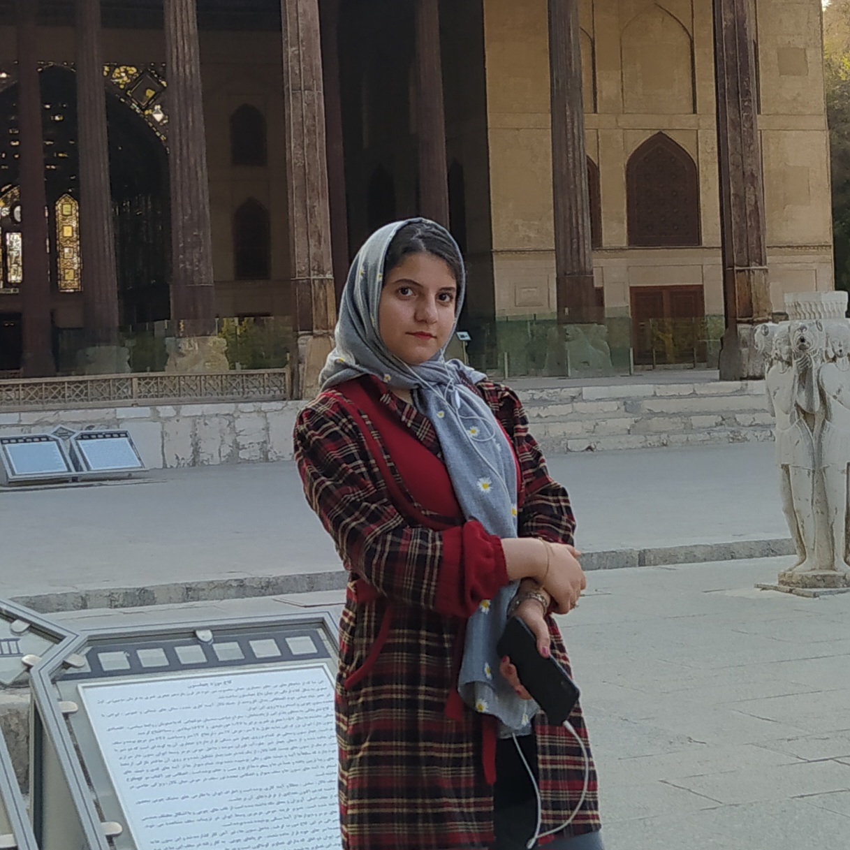 طهورا حسنی